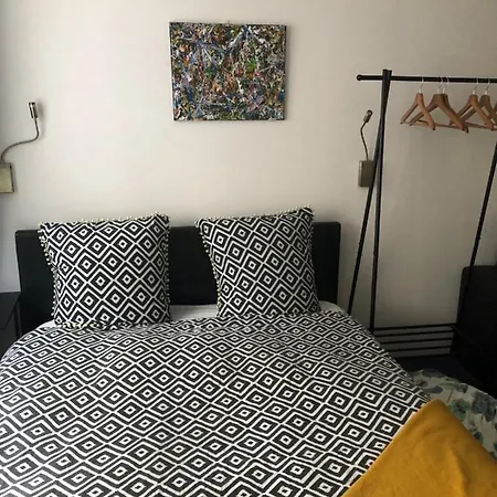 Apartment Studio L'art Abstrait - Centre D'agen- Gare 3' Agen