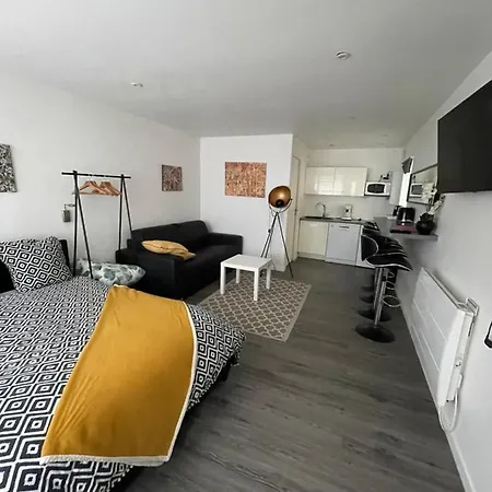 Apartment Studio L'art Abstrait - Centre D'agen- Gare 3'